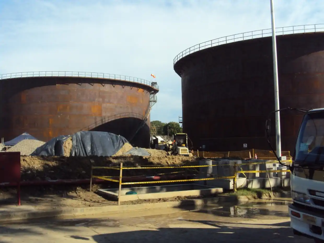 Granallado con Robot FasterBlaster de  dos Tanques de 100.000 Barriles