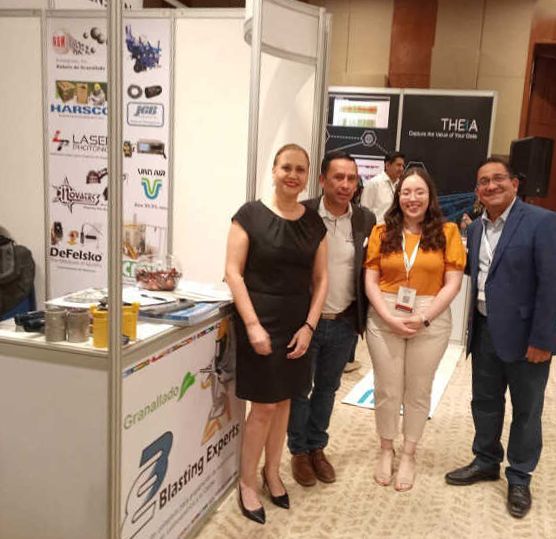 zq a Der - Representante del gobierno México - Ing. Mauricio Herrera, presidente Blasting Experts - Representante Embajada Británica. 
- Ing. Gustavo Romero, presidente AMPP México, organizador del Seminario IMCORRS 2022